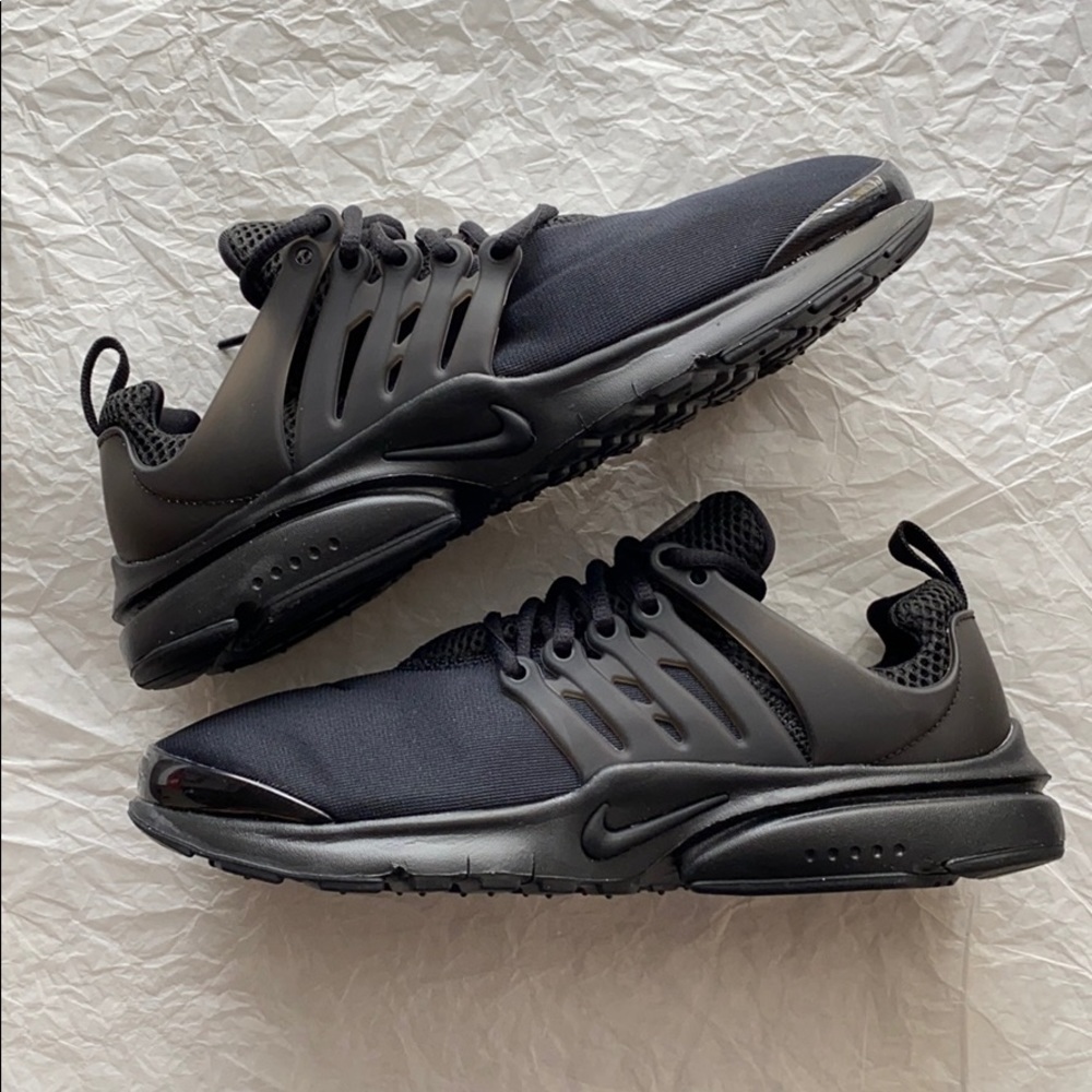 NWT Nike presto triple black running shoes - Picture 3 of 8